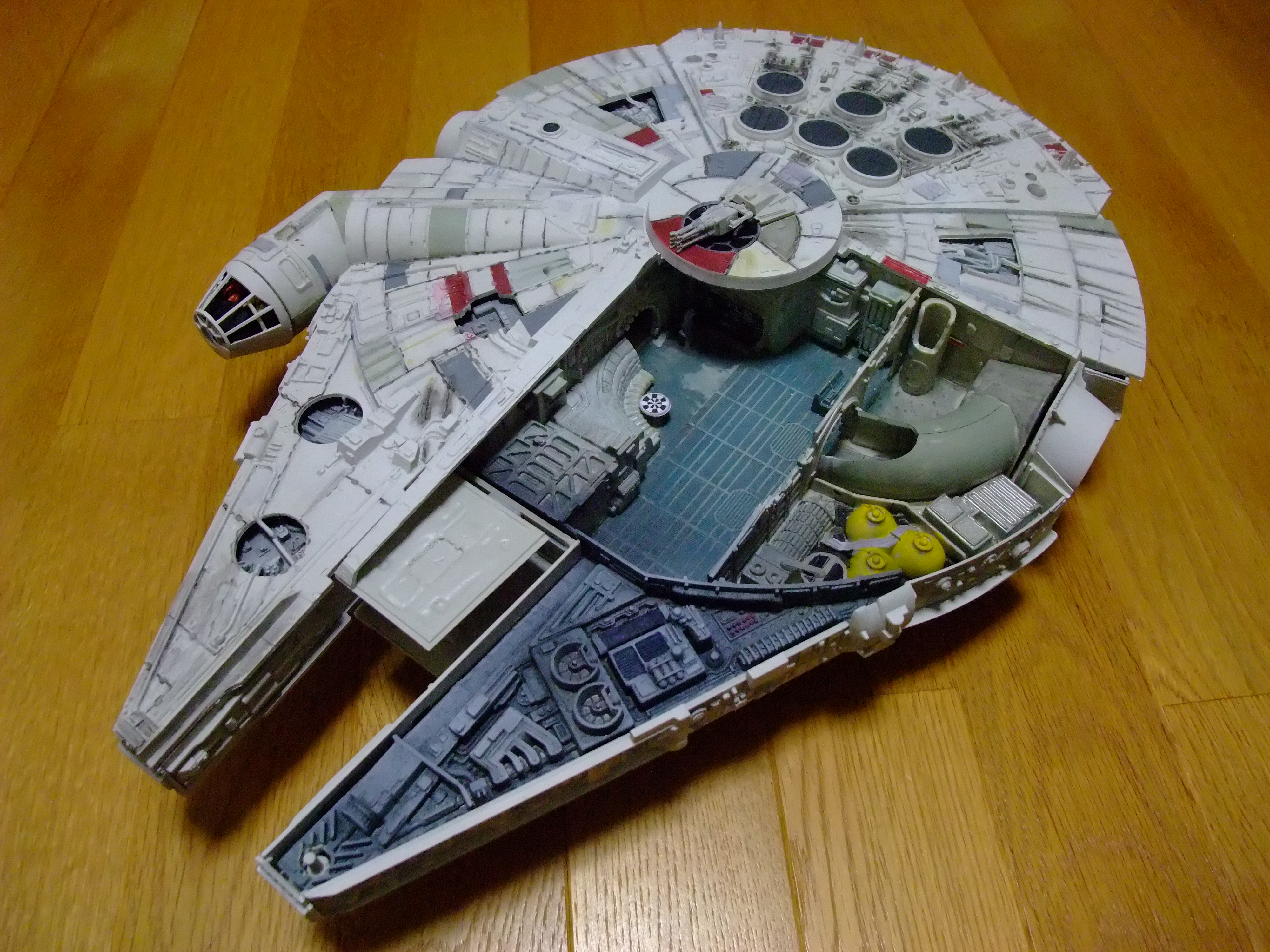 AMT/ERTL STARWARS ミレニアム・ファルコン 38273プラモデル AMT/ERTL STARWARS ミレニアム・ファルコン 38273プラモデル 1/144